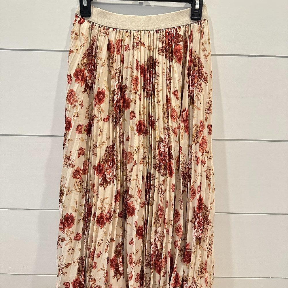 Vici - Floral pleated midi skirt - Size S - NEVER WORN